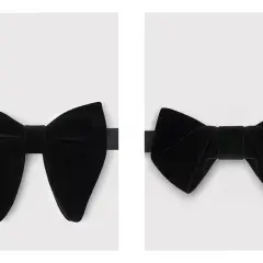 Dwie czarne, aksamitne muchy. Jedna z nich jest bardziej rozłożysta, druga bardziej zwarta. Elegancki dodatek, który może zastąpić krawat.