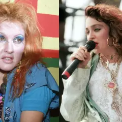Ikony stylu lat 80.: Cyndi Lauper z kolorowym makijażem i Madonna z krzyżykami na szyi.