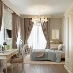 Elegancka sypialnia z zasłonami w kolorze taupe, które świetnie komponują się z błękitną pościelą i jasnymi meblami.