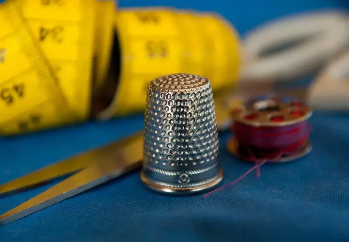 Szycie spódnicy z koła dla dziewczynki: Poradnik DIY krok po kroku