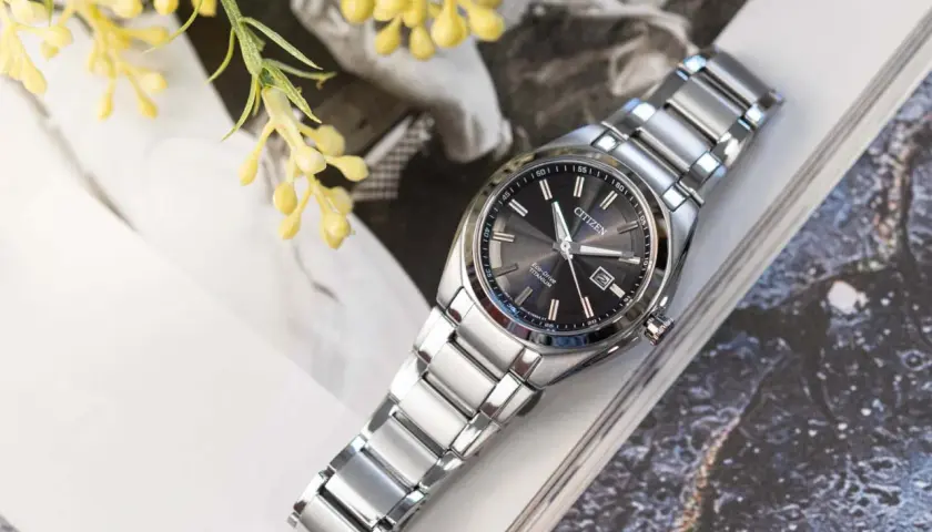 Zegarek damski Citizen: Eco-Drive, Super Titanium i styl