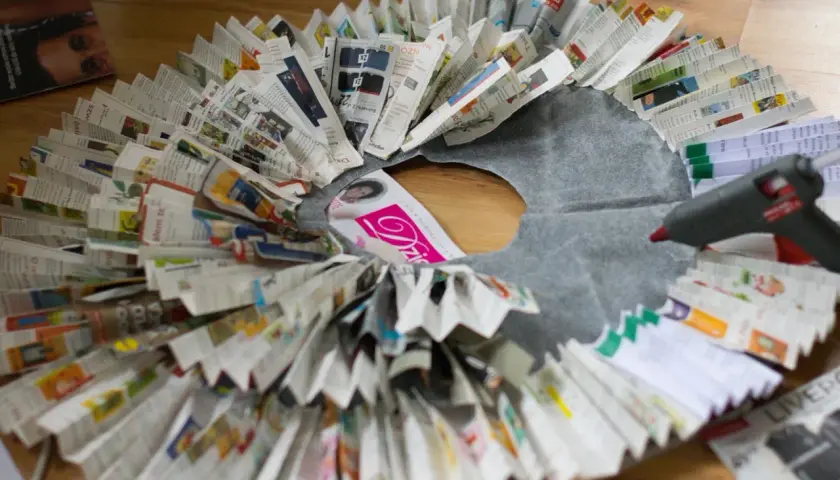 Spódnica z gazet krok po kroku: Stwórz eko kreację DIY!