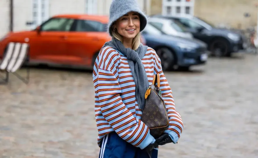 Stylizacje na deszczowe dni - Jak wyglądać modnie?