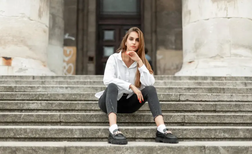 Jakie buty do szarych spodni? Kompletny przewodnik po stylizacjach