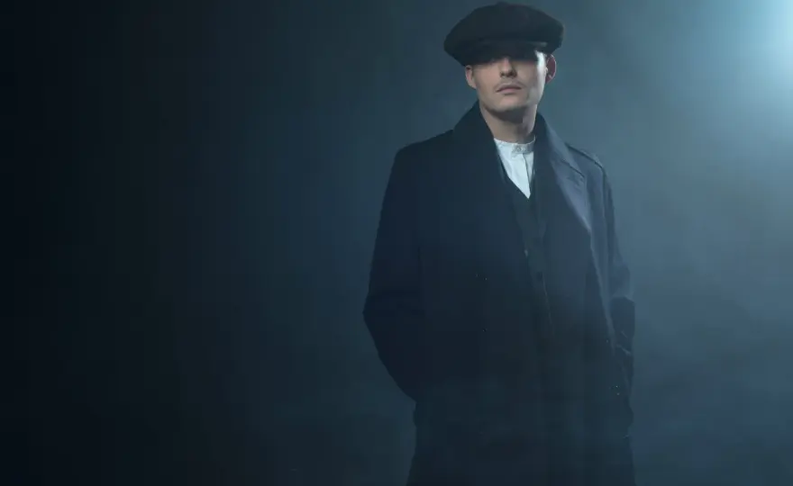 Peaky Blinders - męski styl, który działa. Jak go nosić?