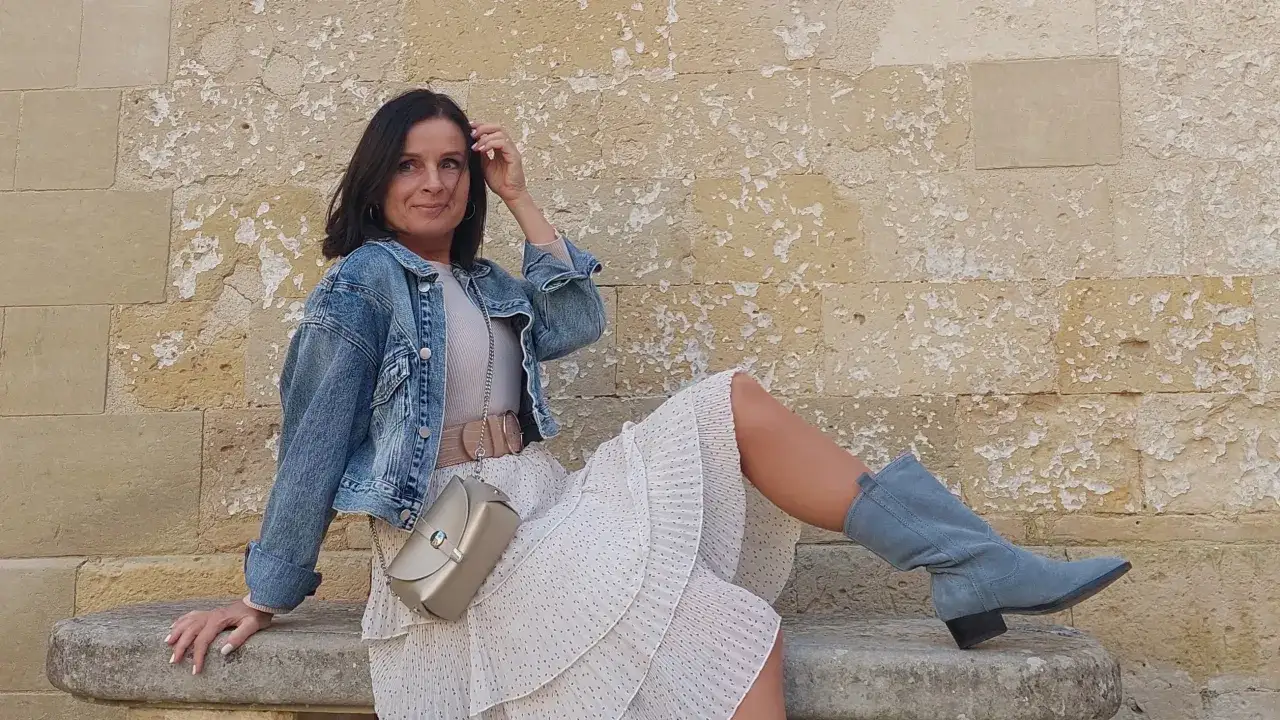 stylizacje spódnica z falbanami na co dzień